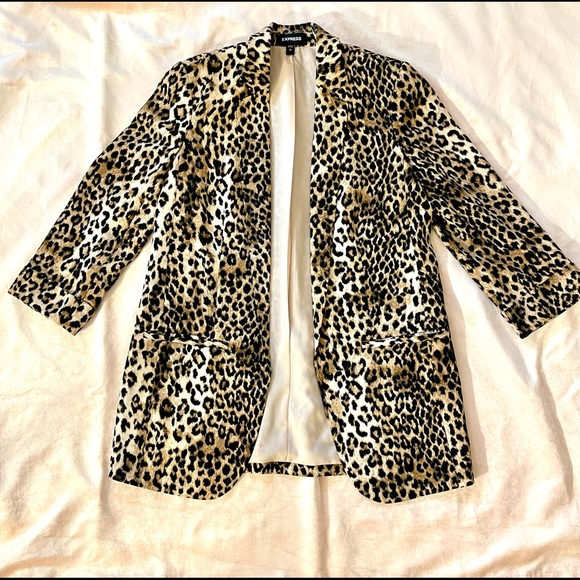 NWOT Express Leopard Print Blazer 3/4 sleeve - Picture 2 of 7